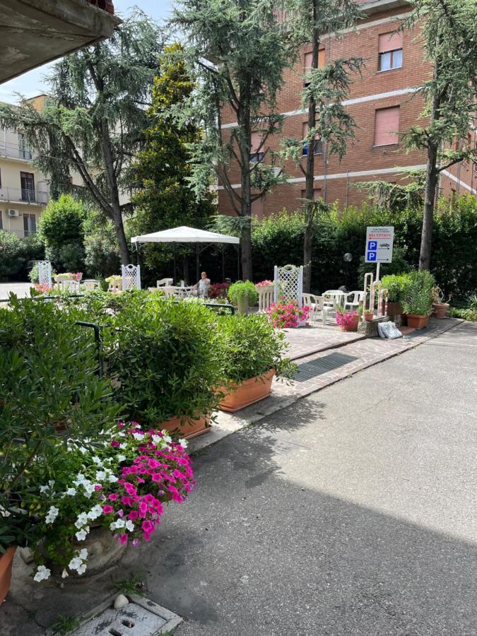 Hotel Astor Modena Exterior photo