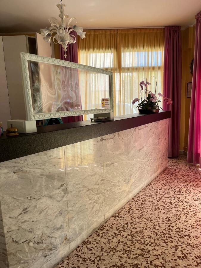 Hotel Astor Modena Exterior photo