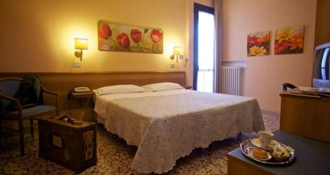 Hotel Astor Modena Room photo