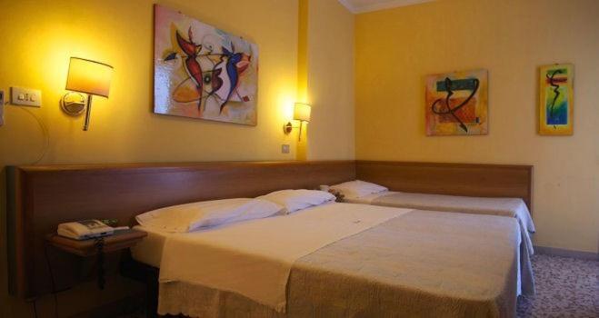 Hotel Astor Modena Room photo
